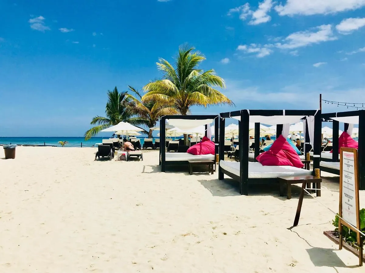Superior Studio 20 Aquamarina Suites Playa del Carmen Mexico